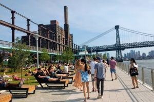 Williamsburg tour, Domino Park